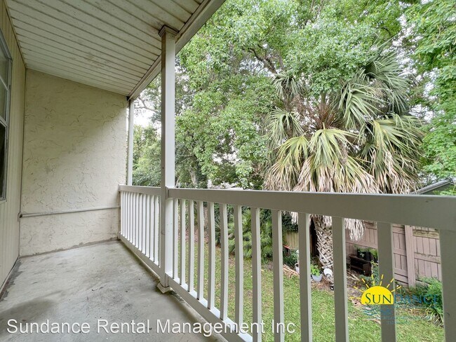 Building Photo - 3 br, 2 bath House - 611 Colonial Drive #8