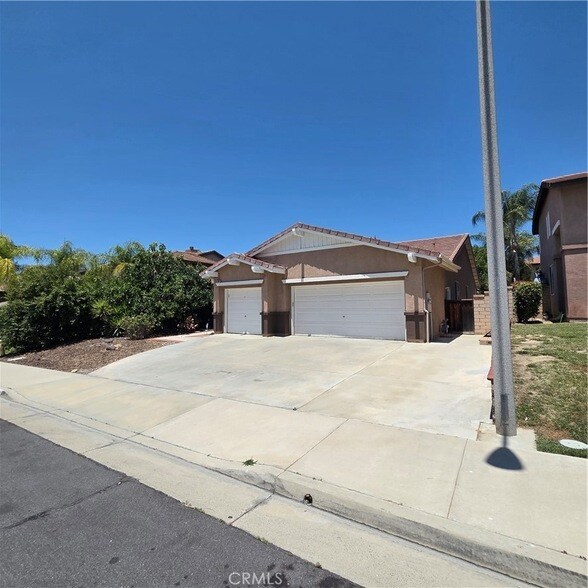 Building Photo - 41089 Robards Way