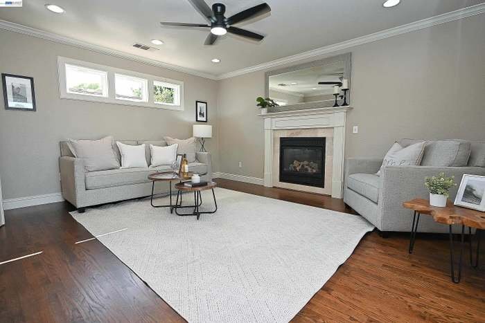 Building Photo - 749 Moraga Dr