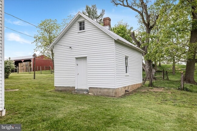 Building Photo - 5452 Middle Rd