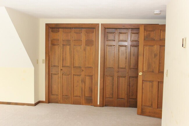 Building Photo - 331 Shore Dr