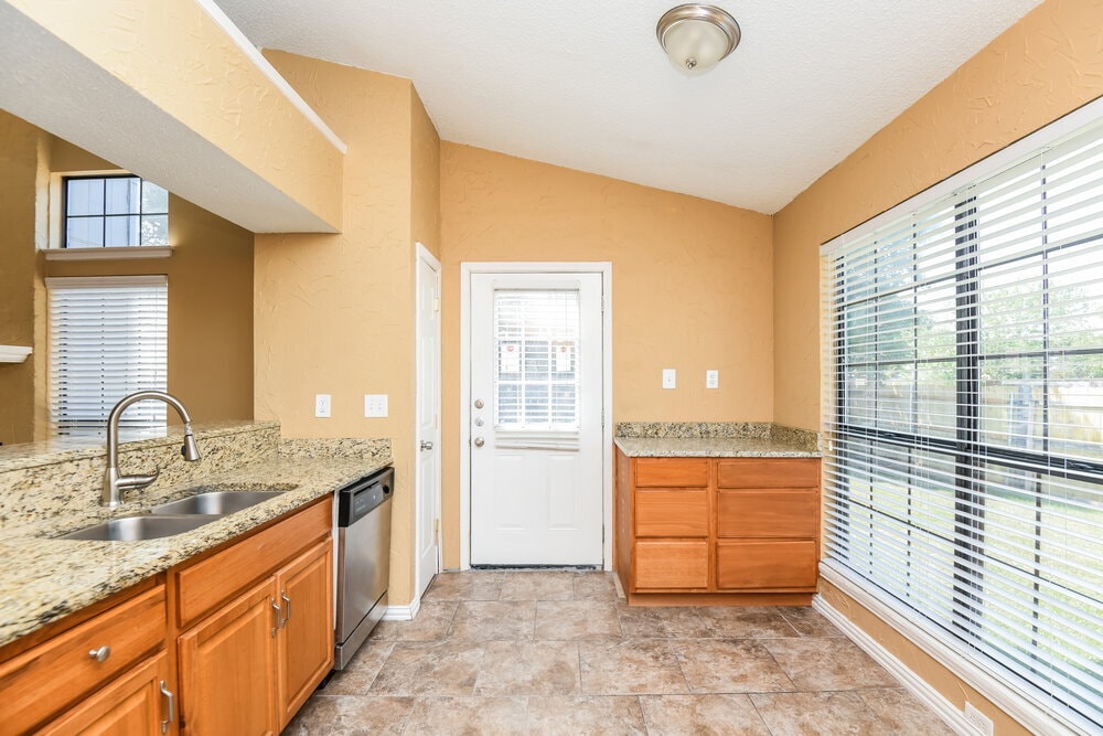 Building Photo - 2733 Forest Creek Dr