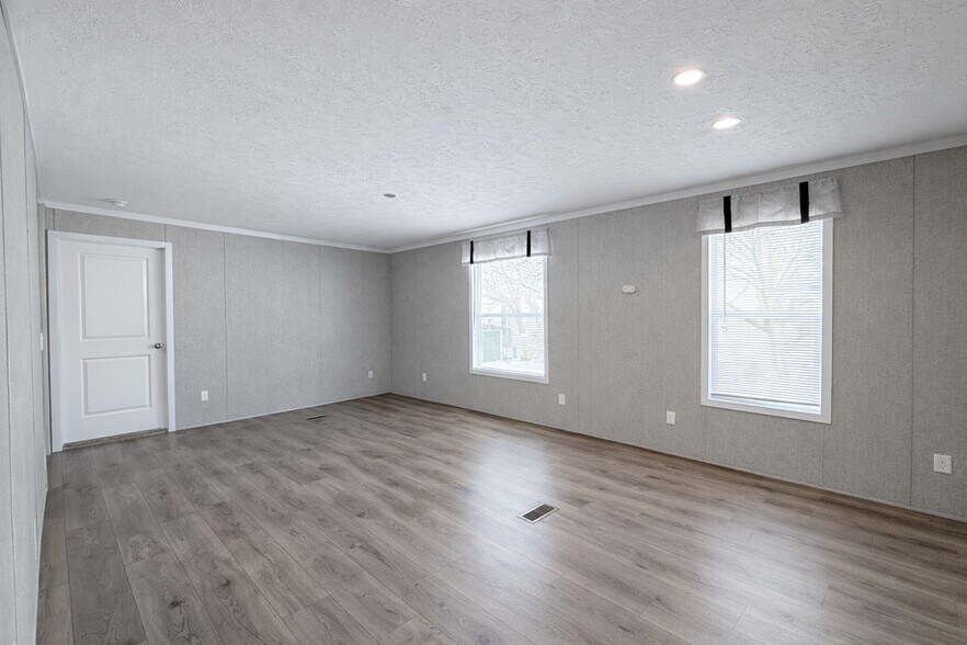 Building Photo - 52167 Williamsburg Ln