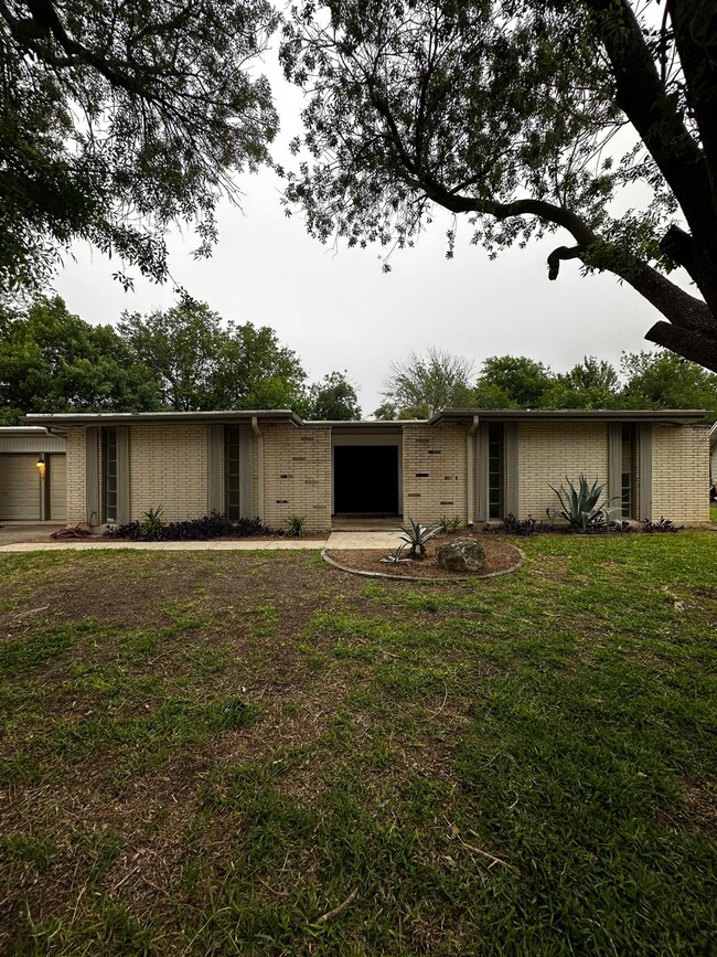 Primary Photo - 5227 Galahad Dr