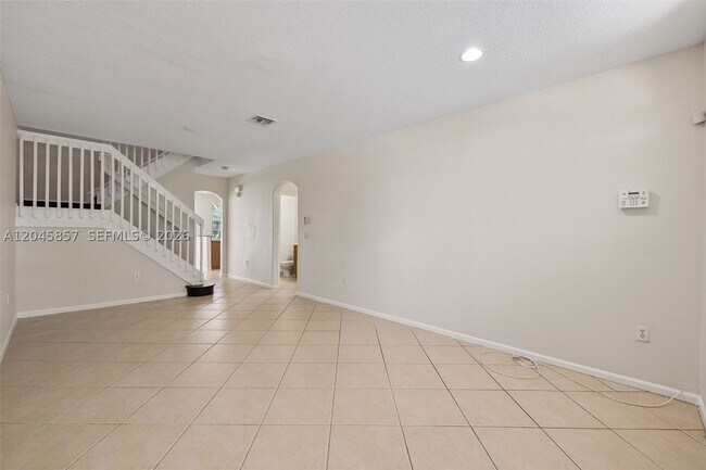 Building Photo - 8401 SW 25th Ct