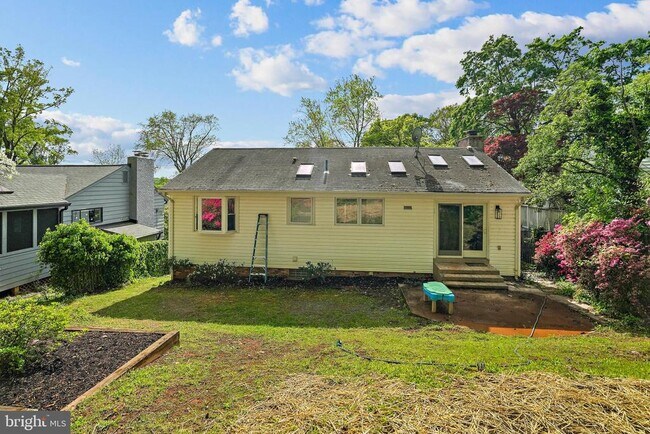 Building Photo - 6301 Crathie Ln