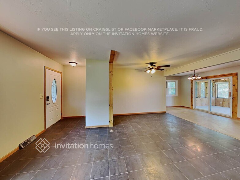 Building Photo - 17477 Java Ct N