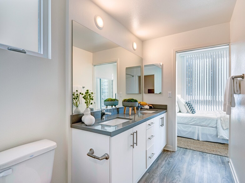 Building Photo - 6908 Knowlton Pl