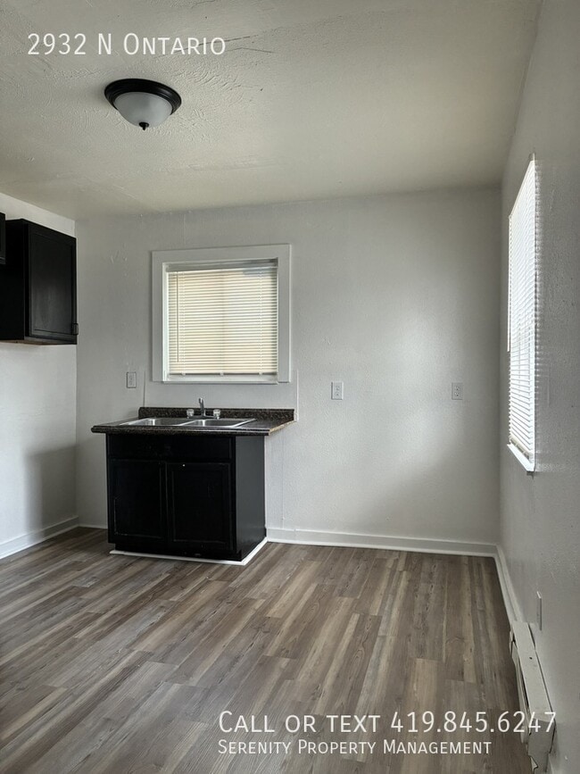 Building Photo - 2932 N Ontario-