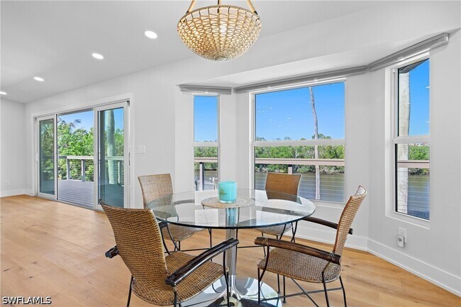 Building Photo - 1836 Harbor Ln