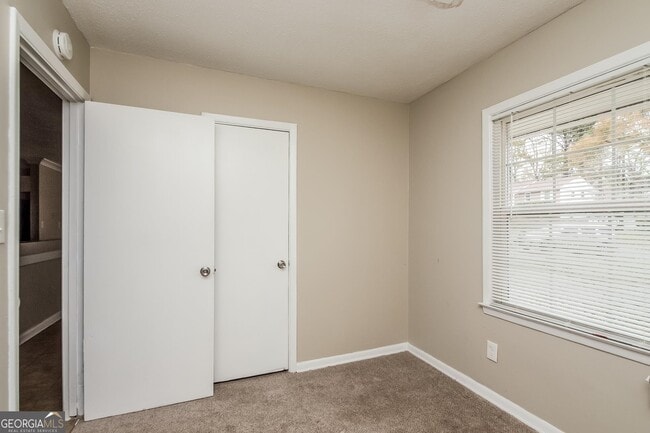 Building Photo - 8155 Tudor Dr
