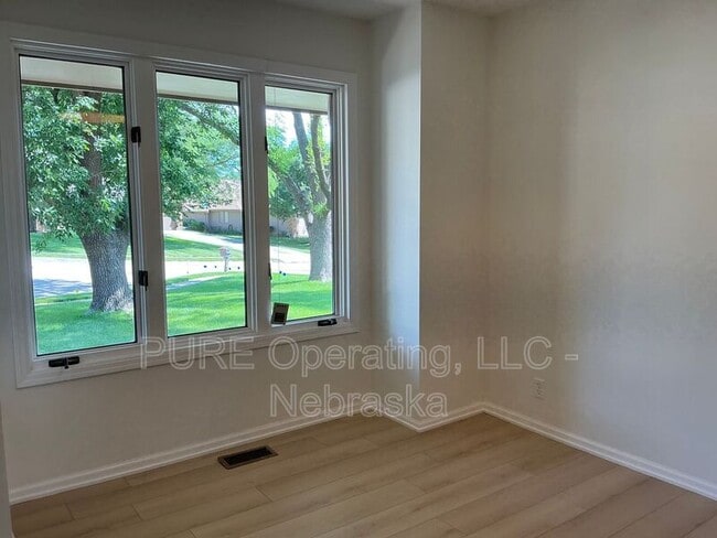 Building Photo - 15527 Mason Cir