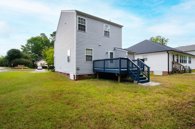 Building Photo - Charming 3-Bed, 2.5-Bath Home with New Roo...