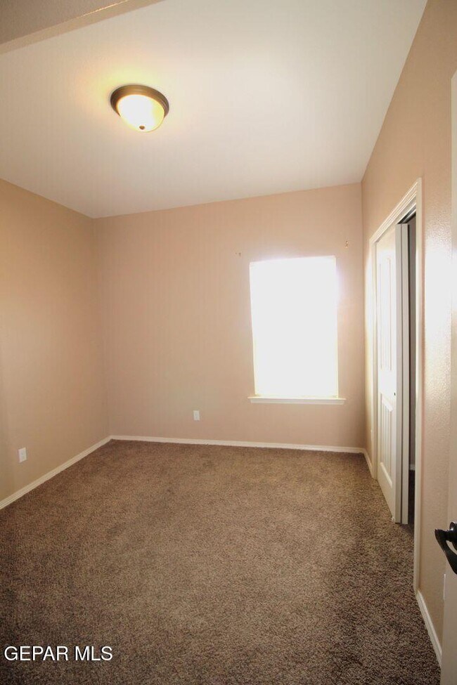 Building Photo - 3900 Loma Cortez Dr