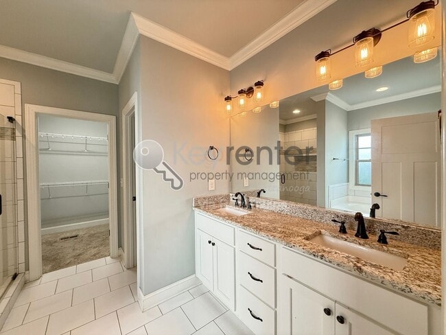 Building Photo - 2611 Wendell Wy