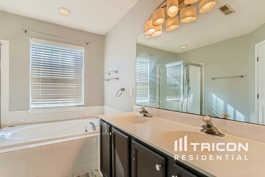 Building Photo - 5143 Spring Willow Ct