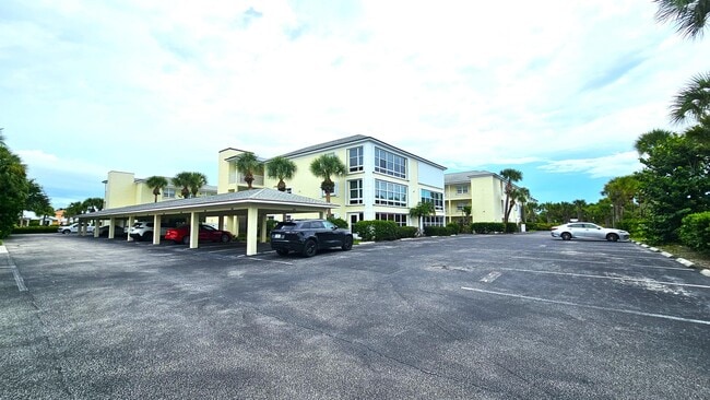 Building Photo - 1441 Ocean Dr