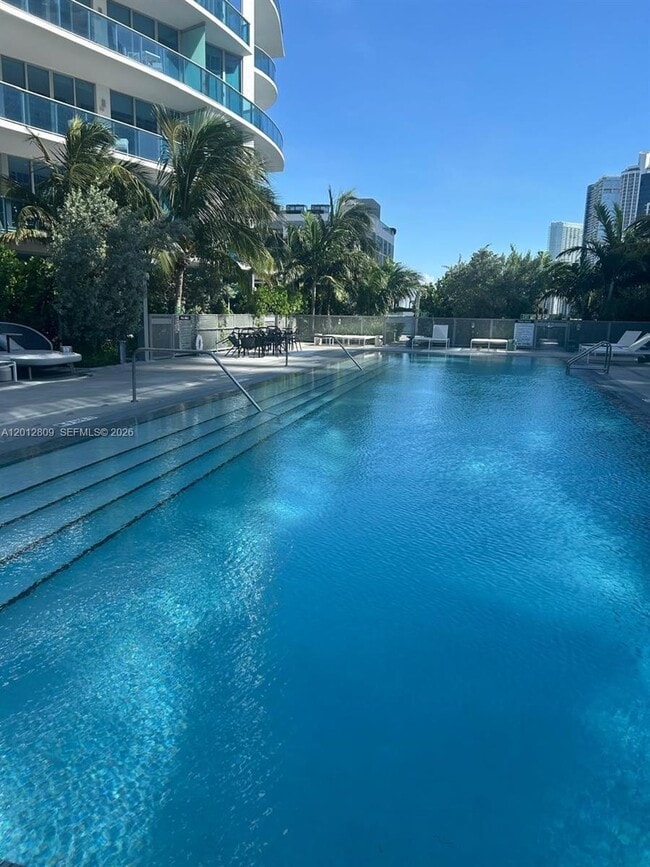 Building Photo - 17550 Collins Ave