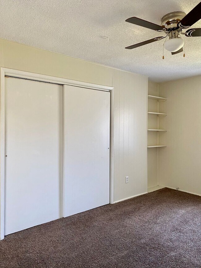 Building Photo - J &amp; R Properties-4th Street