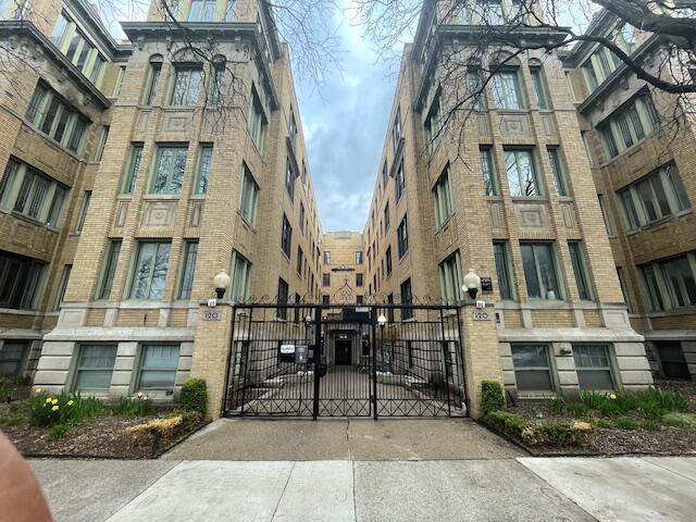 Primary Photo - 120 Seward St
