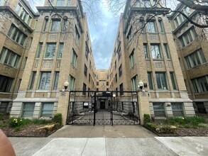 Building Photo - 120 Seward St