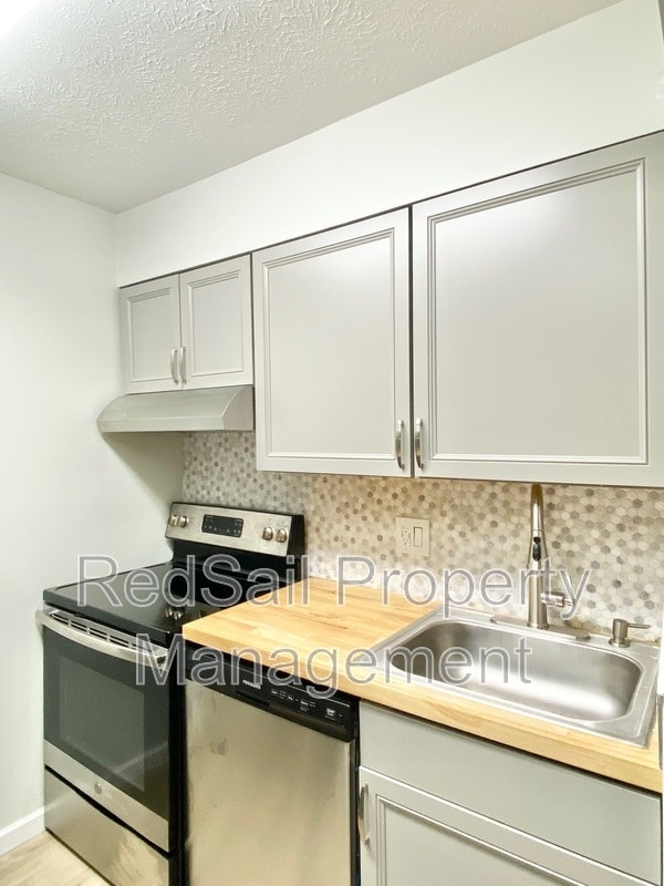 Building Photo - 161 Haverford Ct