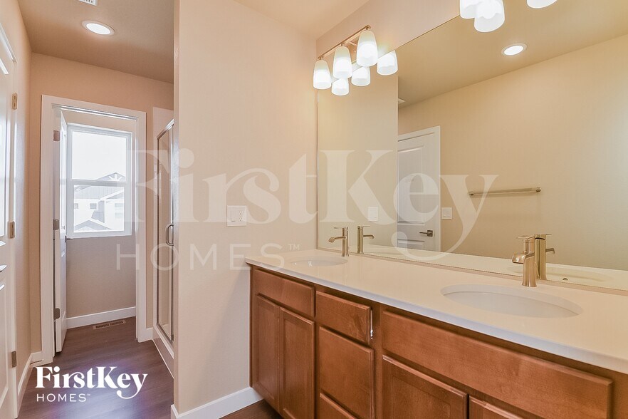 Building Photo - 10431 Horton Dr