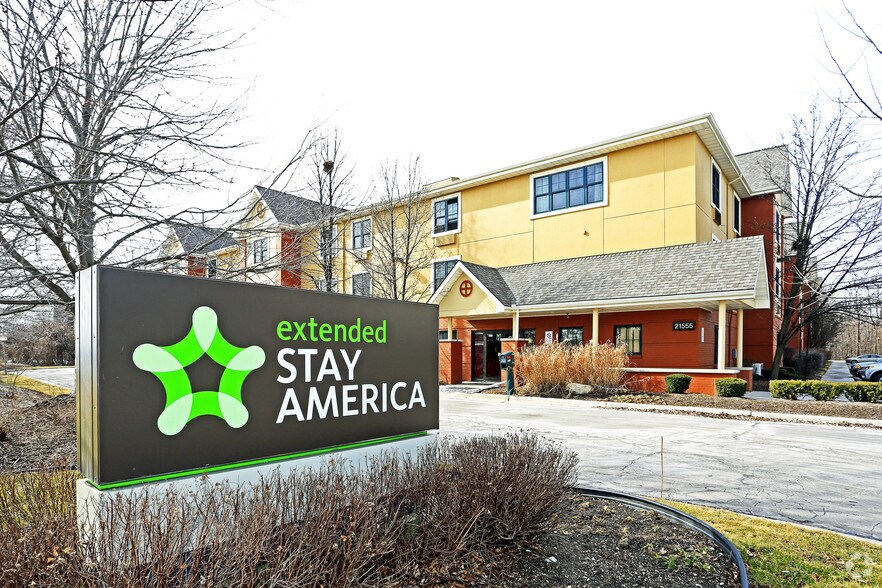 Furnished Studio Novi 21555 Haggerty Rd Novi MI 48375 Apartment Finder