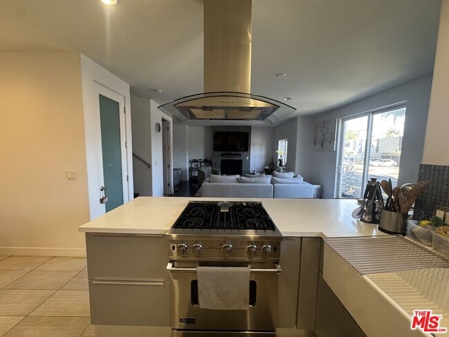 Building Photo - 1739 S Barrington Ave