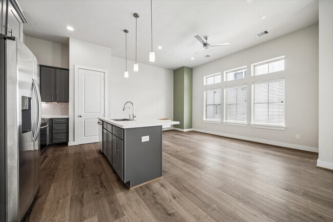 Building Photo - 5209 Allen St