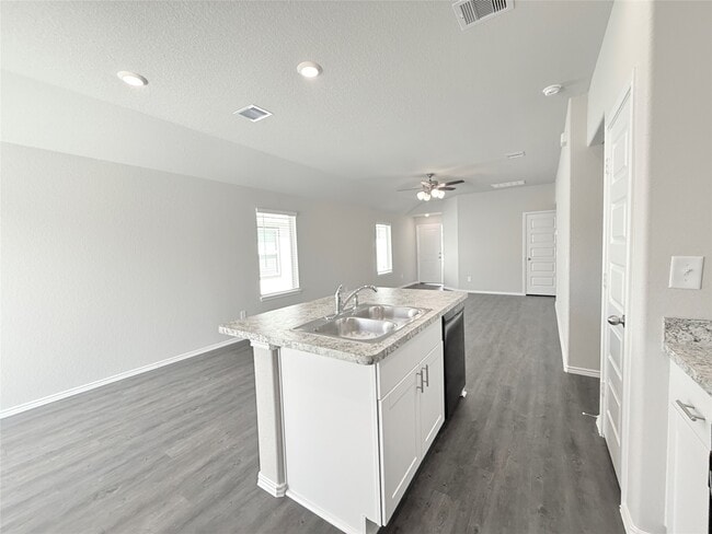 Building Photo - 21611 Desert Lilly Rd