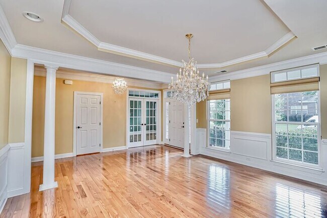 Building Photo - 100 Little Pond Dr