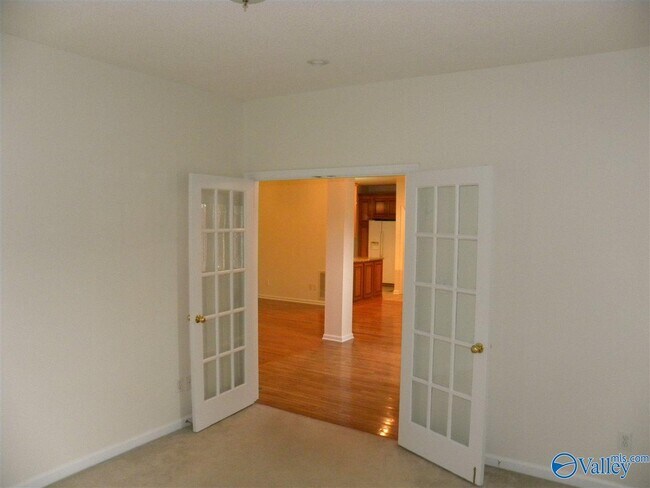 Building Photo - 104 Nobleton Ln NW