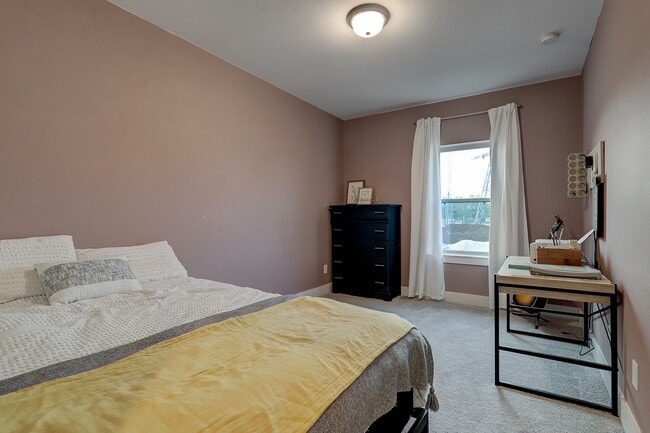 Building Photo - 10934 Brambling Wood Dr