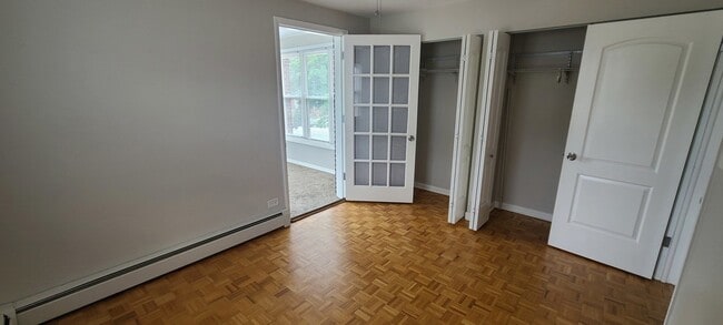 Building Photo - 1500 W Touhy Ave