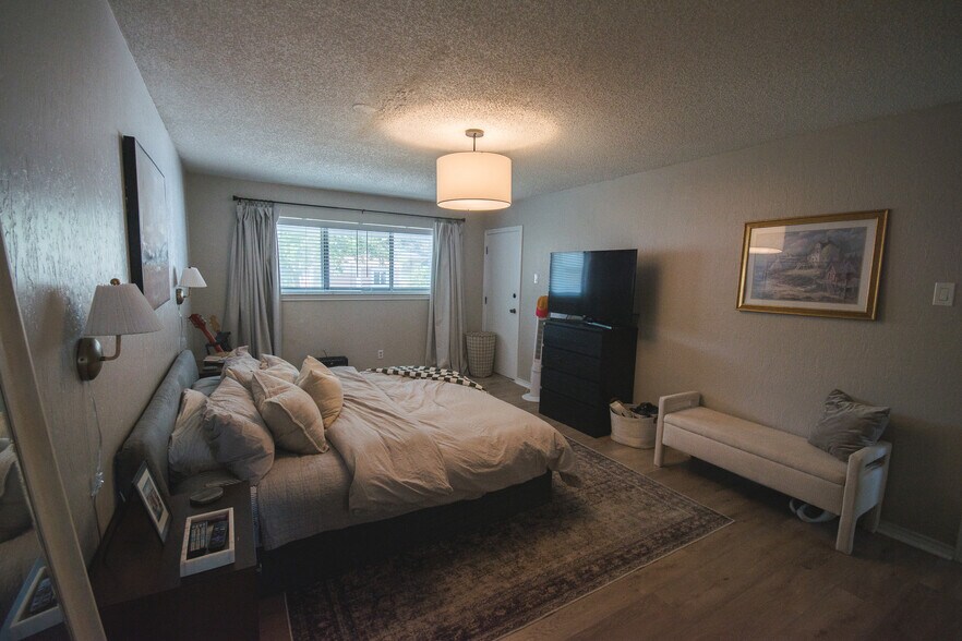 Building Photo - 2334 Babalos Ln