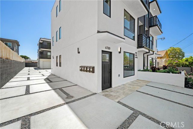 Building Photo - 6704 Kester Ave