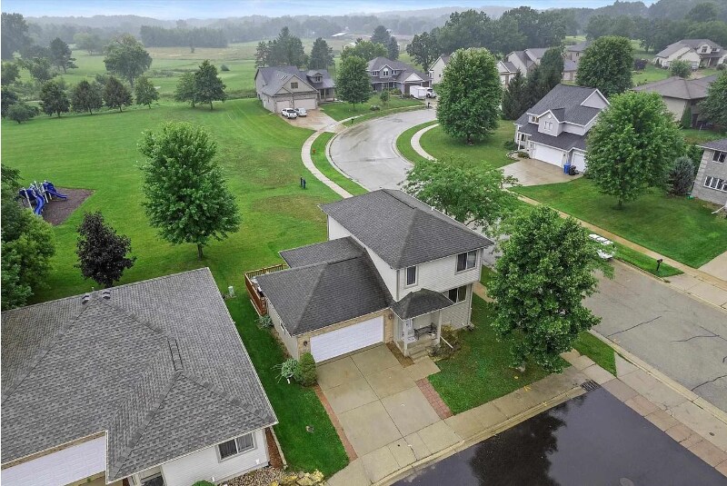 Building Photo - 562 Lexington Dr