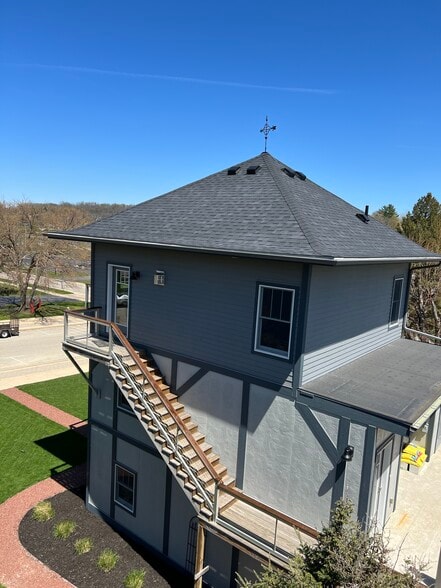 Building Photo - 19 5th Ave