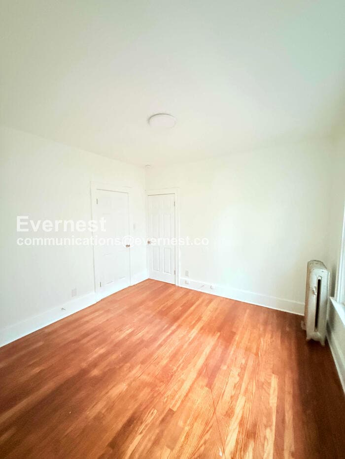 Building Photo - 2651 Calvert Ave