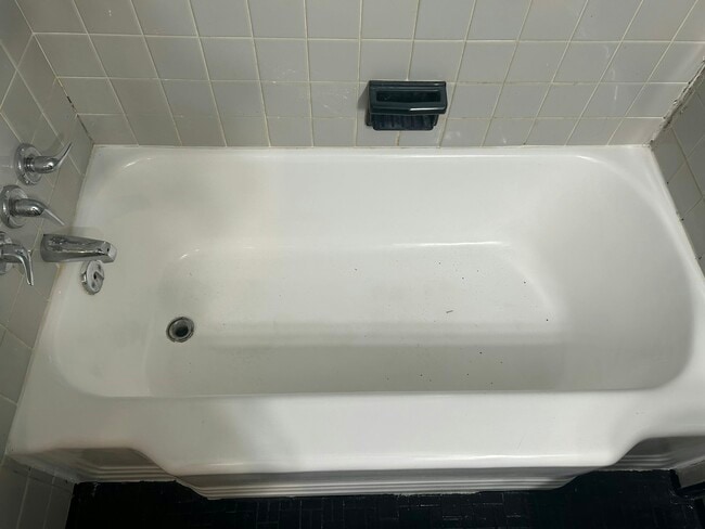 Building Photo - 9961 Vaughan St