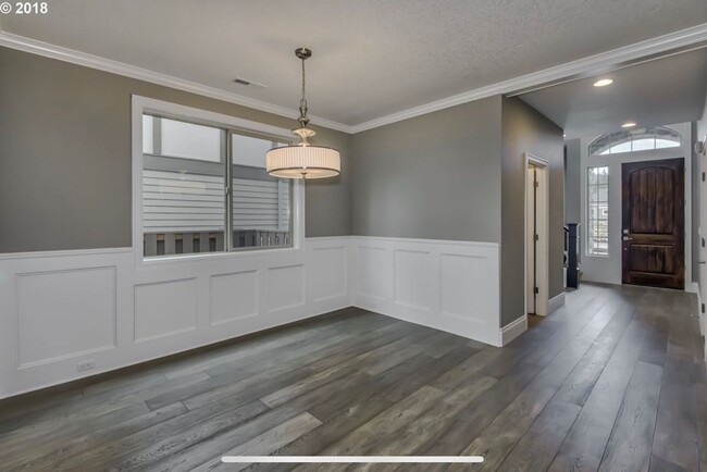 Building Photo - Stunning Executive Home in Cedar Mill/Beth...