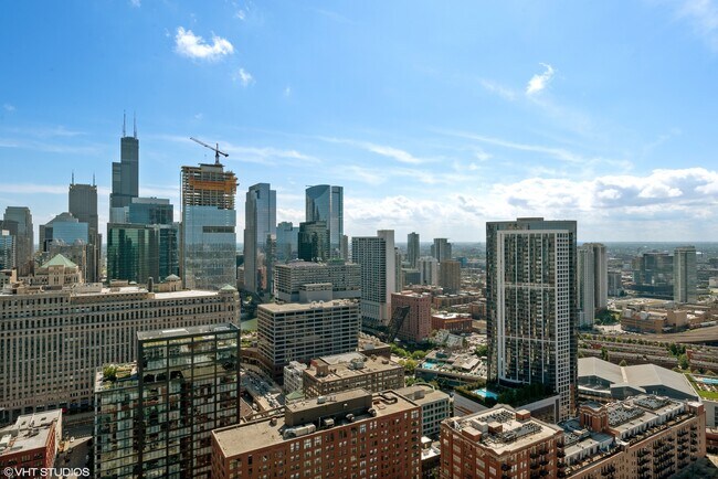 Building Photo - 303 W Ohio St