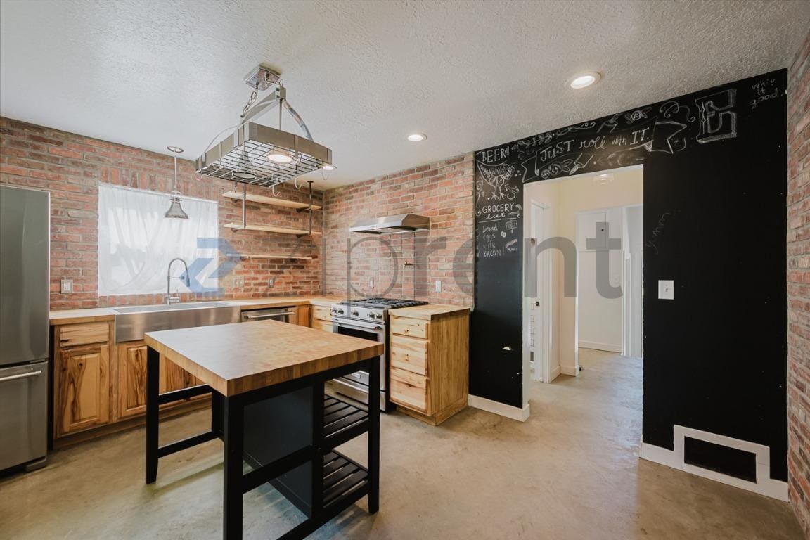 Building Photo - Unit