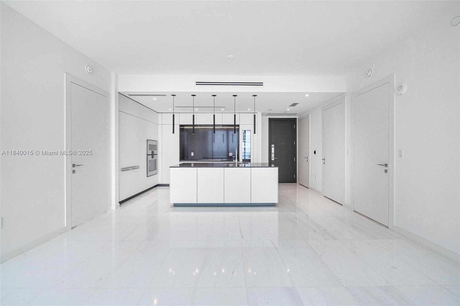 Building Photo - 300 Biscayne Boulevard Way