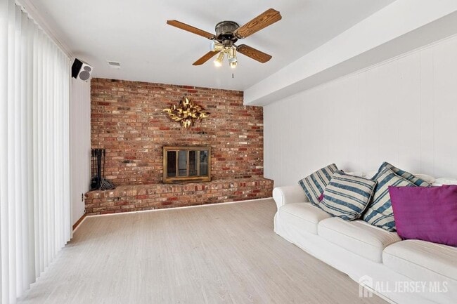 Building Photo - 3 Stafford Dr