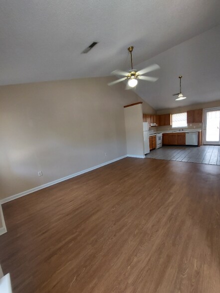 Building Photo - 220 Wyndham Cir