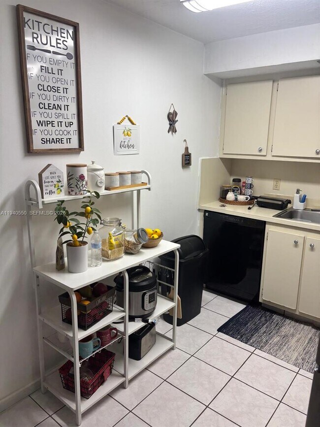 Building Photo - 13255 SW 9th Ct