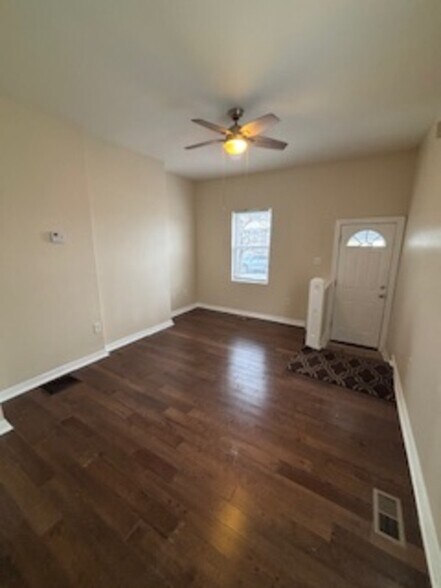 Building Photo - 212 S Loudon Ave