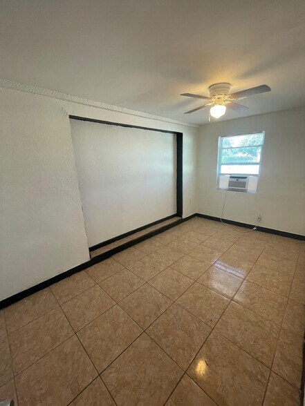 Building Photo - 17011 NW 33rd Ct